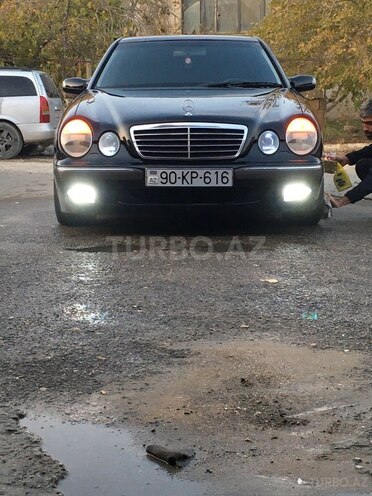 Mercedes E 320 2001, 284,000 km - 3.2 l - Bakı