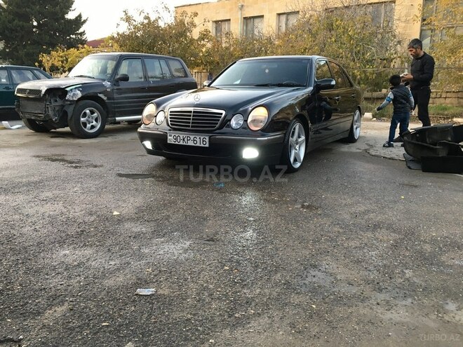 Mercedes E 320 2001, 284,000 km - 3.2 l - Bakı