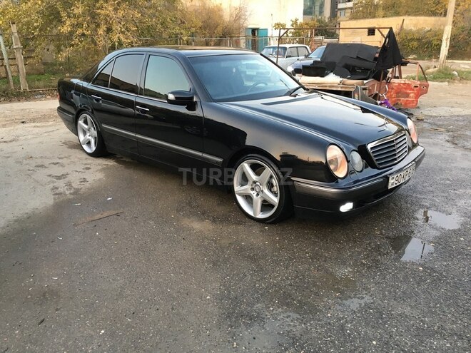 Mercedes E 320 2001, 284,000 km - 3.2 l - Bakı