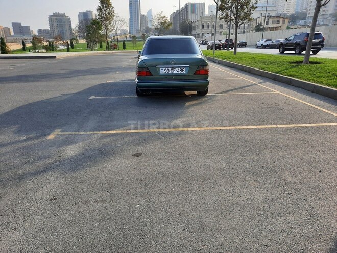 Mercedes E 220 1995, 455,000 km - 2.2 l - Bakı