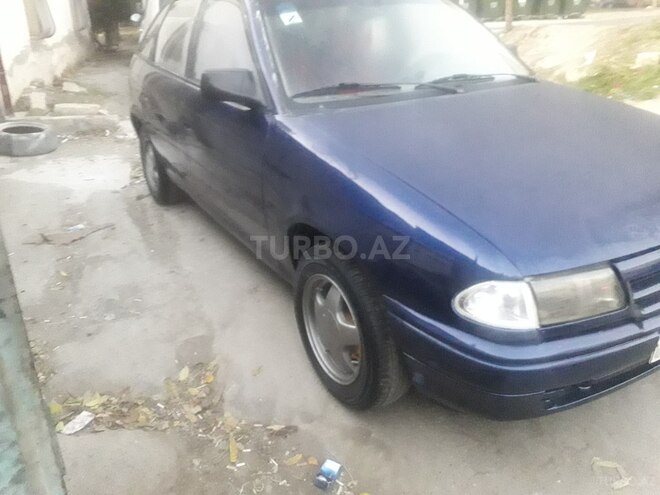 Opel Astra 1993, 215,800 km - 1.8 l - Bakı