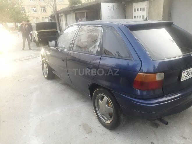 Opel Astra 1993, 215,800 km - 1.8 l - Bakı