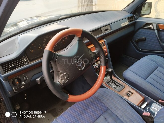 Mercedes E 260 1991, 253,633 km - 2.6 l - Bakı
