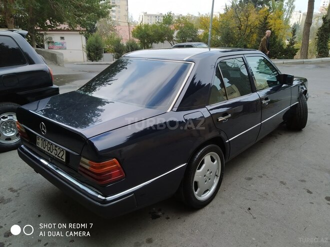 Mercedes E 260 1991, 253,633 km - 2.6 l - Bakı