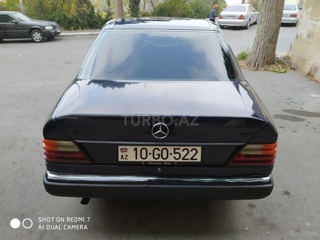 Mercedes E 260 1991, 253,633 km - 2.6 l - Bakı