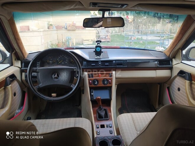 Mercedes E 230 1992, 236,950 km - 2.3 l - Bakı