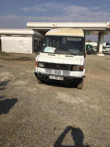 Mercedes 208 D 1993, 195,000 km - 2.5 l - Masallı