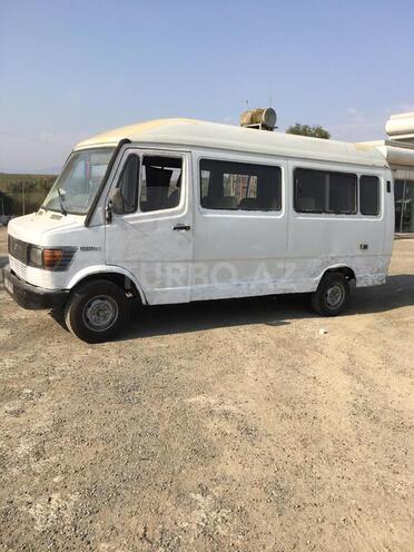Mercedes 208 D 1993, 195,000 km - 2.5 l - Masallı