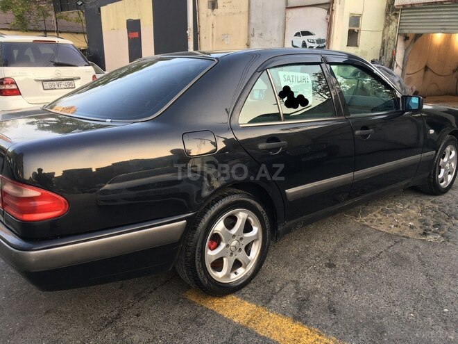 Mercedes E 240 1998, 333,000 km - 2.4 л - Bakı