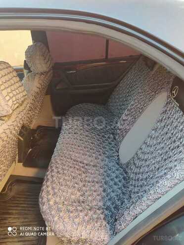 Mercedes E 240 1998, 313,000 km - 2.4 l - Bakı