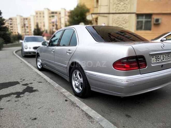 Mercedes E 220 2001, 325,000 km - 2.2 l - Bakı