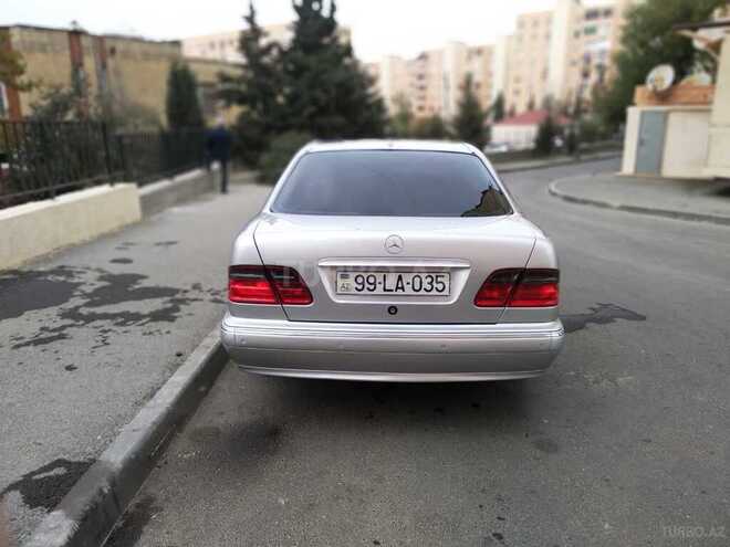 Mercedes E 220 2001, 325,000 km - 2.2 l - Bakı