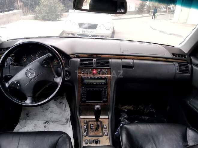 Mercedes E 220 2001, 325,000 km - 2.2 l - Bakı