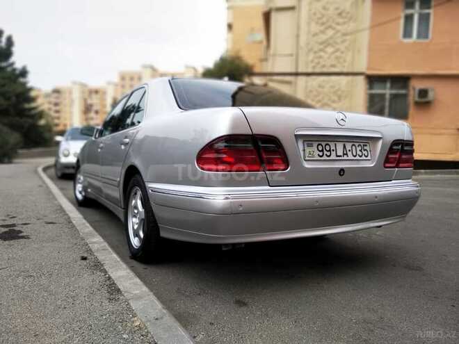 Mercedes E 220 2001, 325,000 km - 2.2 l - Bakı