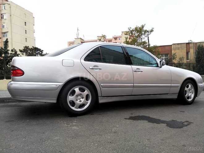 Mercedes E 220 2001, 325,000 km - 2.2 l - Bakı