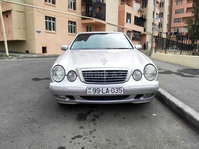 Mercedes E 220 2001, 325,000 km - 2.2 l - Bakı