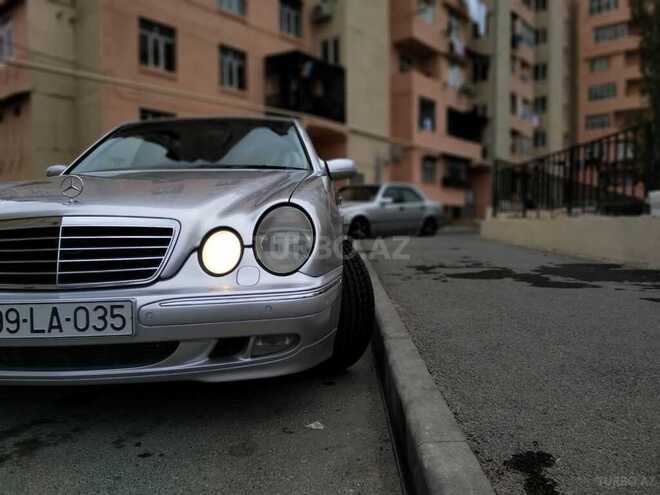 Mercedes E 220 2001, 325,000 km - 2.2 l - Bakı
