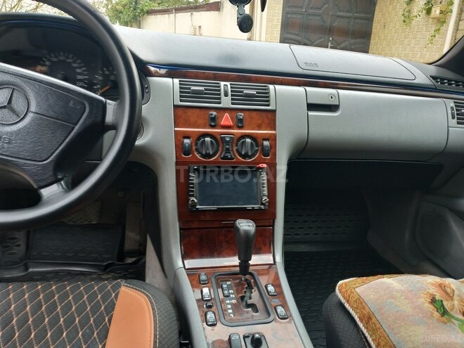 Mercedes E 200 1998, 401,000 km - 2.0 l - Bakı
