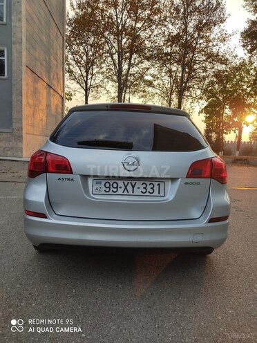 Opel Astra 2011, 106,000 km - 1.4 l - İsmayıllı