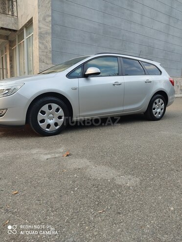 Opel Astra 2011, 106,000 km - 1.4 l - İsmayıllı