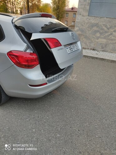 Opel Astra 2011, 106,000 km - 1.4 l - İsmayıllı