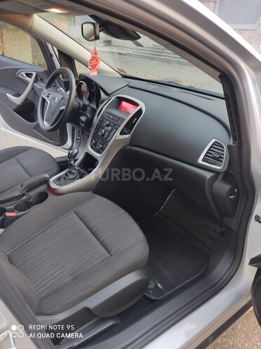 Opel Astra 2011, 106,000 km - 1.4 l - İsmayıllı