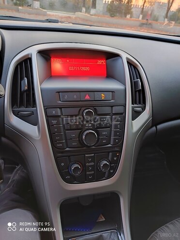 Opel Astra 2011, 106,000 km - 1.4 l - İsmayıllı