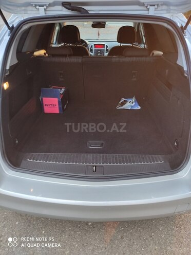 Opel Astra 2011, 106,000 km - 1.4 l - İsmayıllı