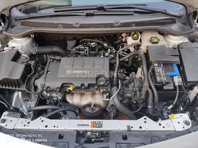 Opel Astra 2011, 106,000 km - 1.4 l - İsmayıllı