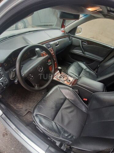 Mercedes E 240 1999, 270,000 km - 2.4 l - Bakı