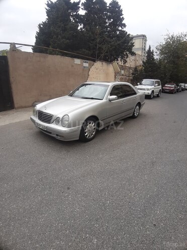 Mercedes E 240 1999, 270,000 km - 2.4 l - Bakı