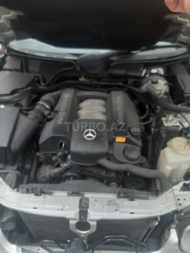 Mercedes E 240 1999, 270,000 km - 2.4 l - Bakı