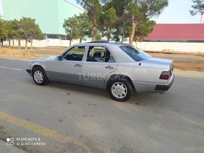 Mercedes E 220 1993, 234,568 km - 2.2 l - Sumqayıt