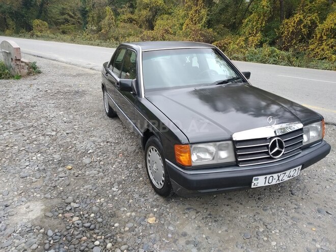 Mercedes 190 1990, 45,000 km - 2.0 л - Xudat
