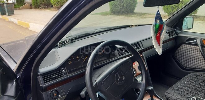 Mercedes E 200 1995, 472,000 km - 2.0 l - Bakı