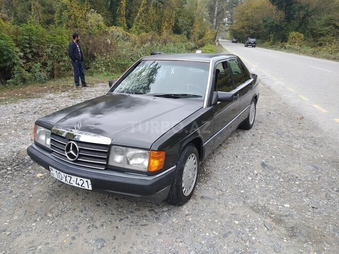 Mercedes 190 1990, 45,000 km - 2.0 л - Xudat