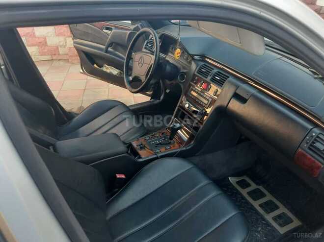 Mercedes E 240 1997, 386,000 km - 2.4 l - Bakı