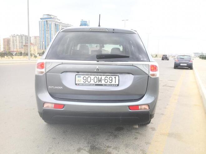 Mitsubishi Outlander 2014, 180,000 km - 3.0 l - Bakı