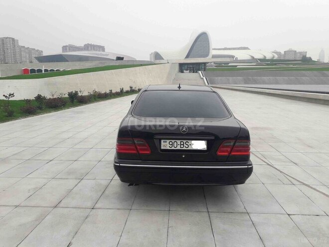 Mercedes E 240 2000, 297,000 km - 2.6 l - Bakı