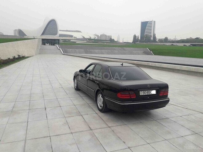 Mercedes E 240 2000, 297,000 km - 2.6 l - Bakı