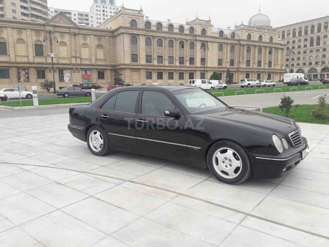 Mercedes E 240 2000, 297,000 km - 2.6 l - Bakı