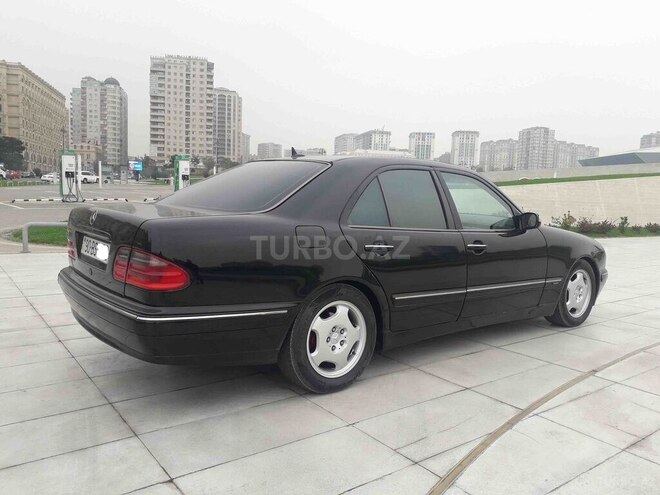 Mercedes E 240 2000, 297,000 km - 2.6 l - Bakı