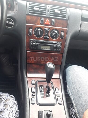 Mercedes E 240 2000, 297,000 km - 2.6 l - Bakı
