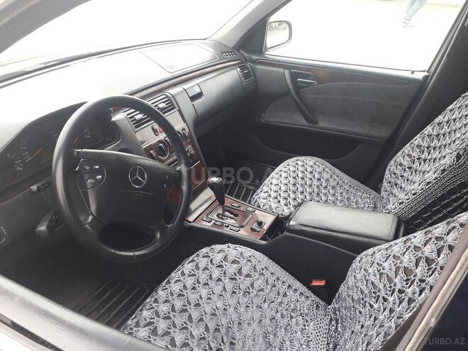 Mercedes E 240 2000, 297,000 km - 2.6 l - Bakı