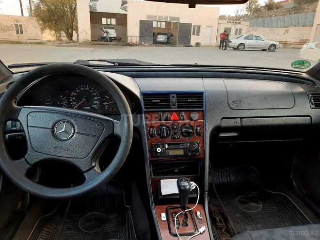 Mercedes C 220 2000, 466,600 km - 2.2 l - Bakı