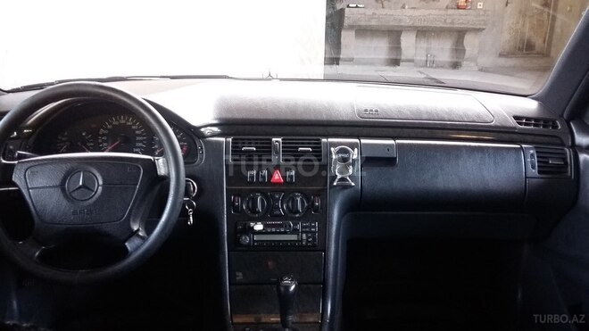 Mercedes E 230 1997, 195,000 km - 2.3 l - Şəmkir