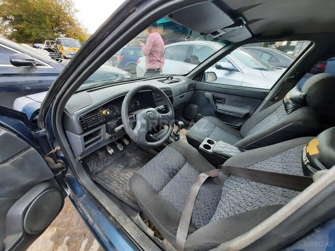 Renault 19 1996, 250,000 km - 1.6 l - Bakı