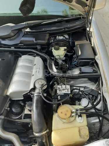 Mercedes E 220 1999, 371,000 km - 2.2 л - Sumqayıt