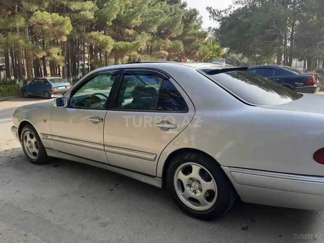 Mercedes E 220 1999, 371,000 km - 2.2 л - Sumqayıt
