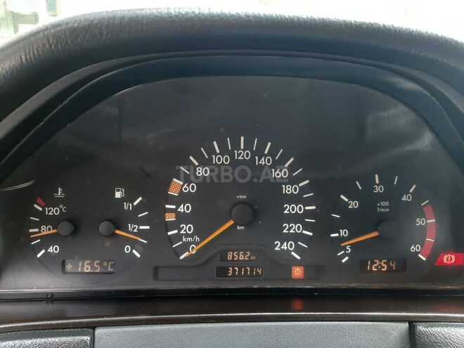 Mercedes E 220 1999, 371,000 km - 2.2 л - Sumqayıt